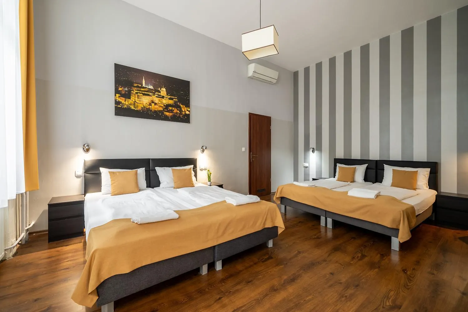 Full Moon Budapeşte Otel